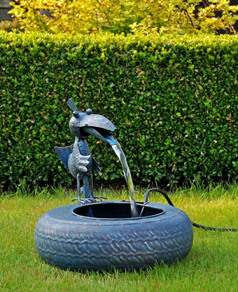 Metallbrunnen-mit-Vogel-und-Elektropumpe-gravidus-20.jpg